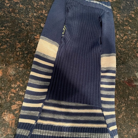 Dog Sweater - Picture 3 of 11